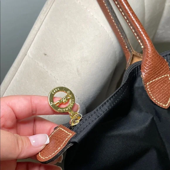 Large Black Longchamp Tote Bag - Picture 4 of 16